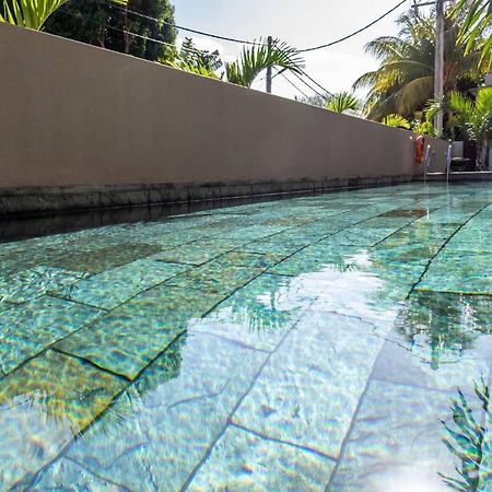 2 Bedroom Flat 15 Mins Walk From Flic En Flac Beach Exterior photo