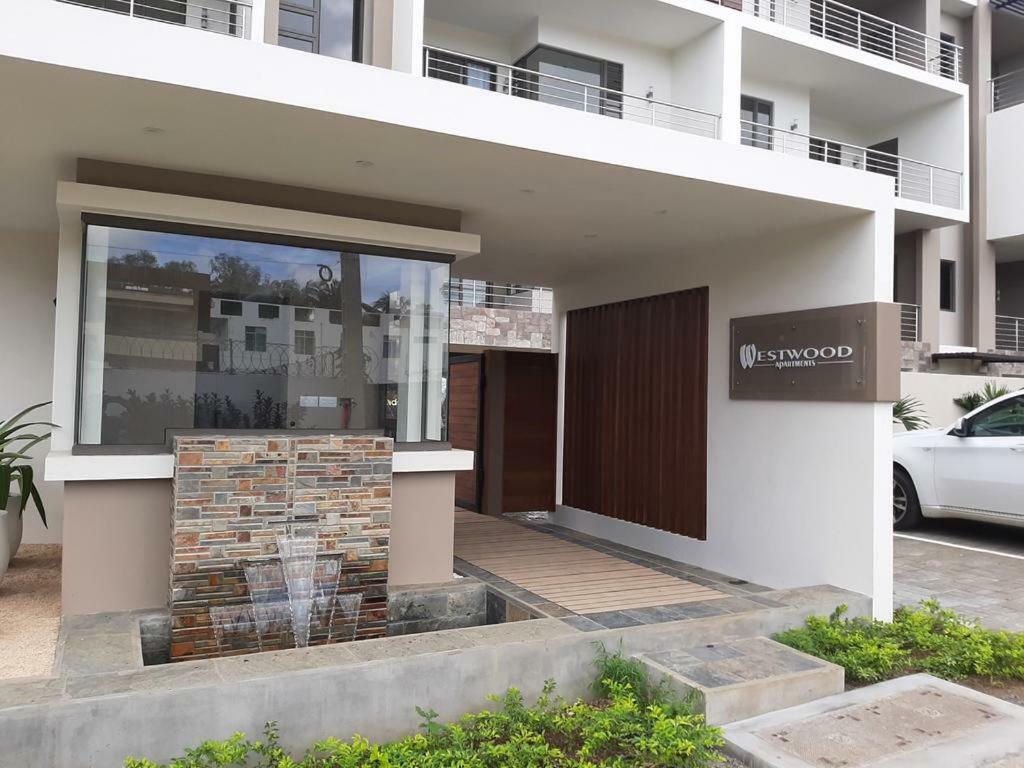 2 Bedroom Flat 15 Mins Walk From Flic En Flac Beach Exterior photo