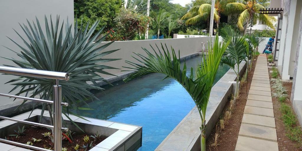 2 Bedroom Flat 15 Mins Walk From Flic En Flac Beach Exterior photo