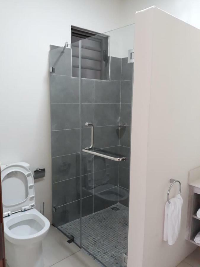 2 Bedroom Flat 15 Mins Walk From Flic En Flac Beach Exterior photo