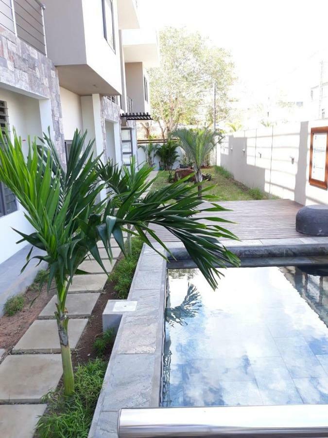 2 Bedroom Flat 15 Mins Walk From Flic En Flac Beach Exterior photo